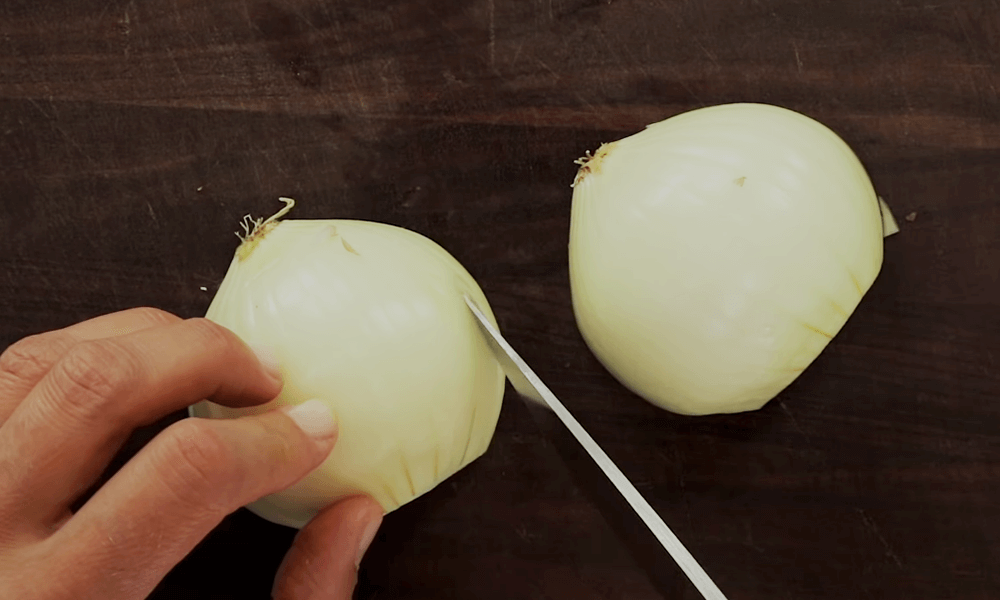 Slicing One Piece onion